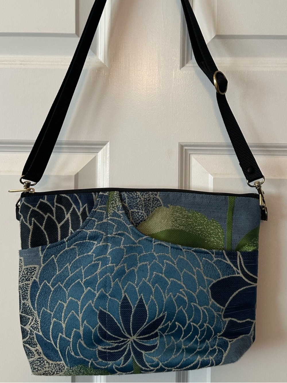 EUC Danny K. Blue Floral Tapestry Crossbody Bag w/Black Strap Made in the USA